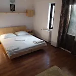 Hotel Monad