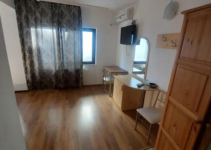 Monad Готель Ефоріє-Норд