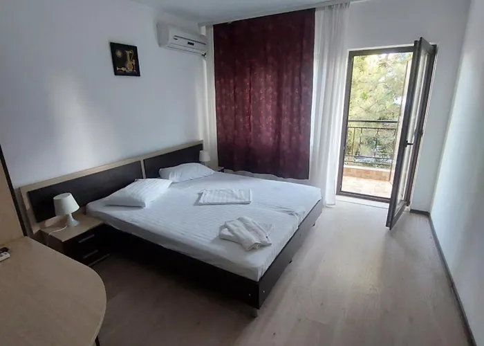 Готель Monad Ефоріє-Норд